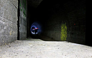 Zdjęcie przedstawiające jeden z korytarzy w bunkrach